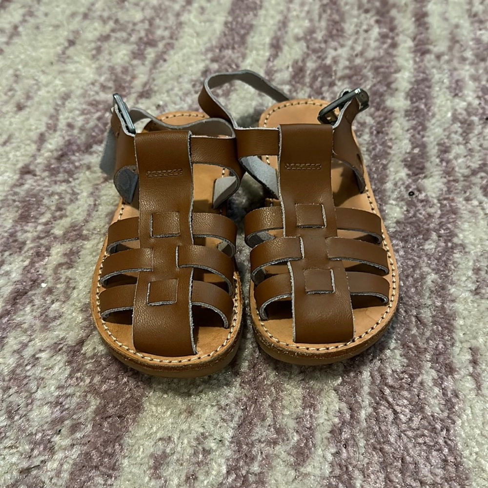 Freshly Picked toddler Sandals size 8